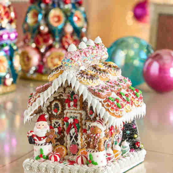 Small Gingerbread House Decoration