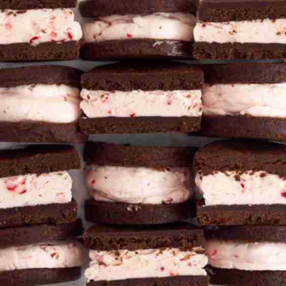 Peppermint Cocoa Cream Cookies
