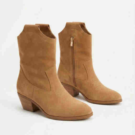 Esther Boots in Leather 