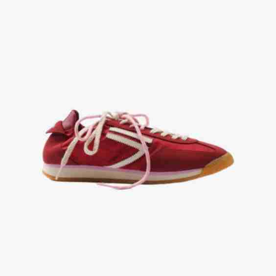  Low sneakers