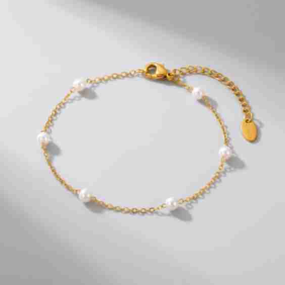 Élise Dainty Pearl Bracelet