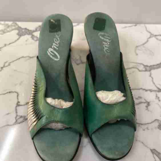 Leather Boomerang Heels Pre-owned