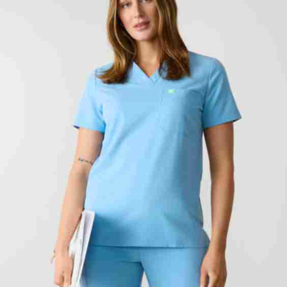 GABRIELLE RE-GARDE-One Pocket Scrub Top - SILVADUR