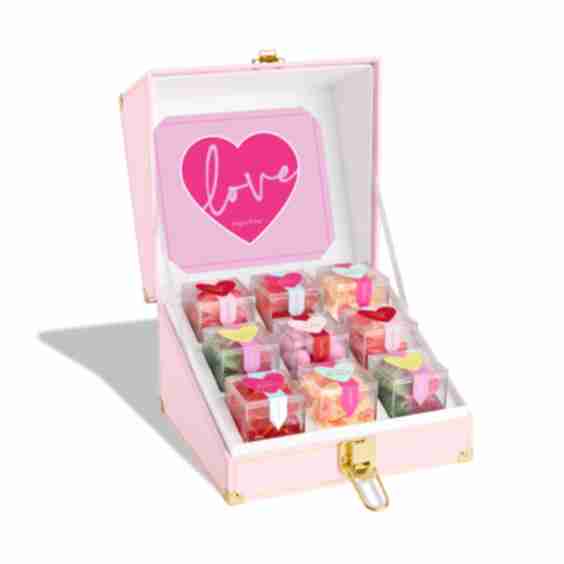 Valentine's Day 9 Piece Mini Trunk