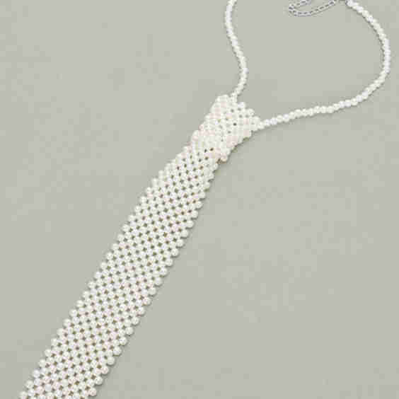 Final Sale Faux Pearls Necktie Necklace In Cream
