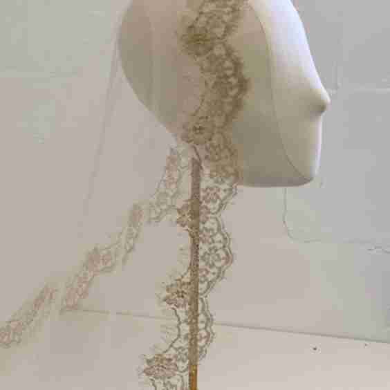 Lille Gilded French Lace Mantilla Veil 
