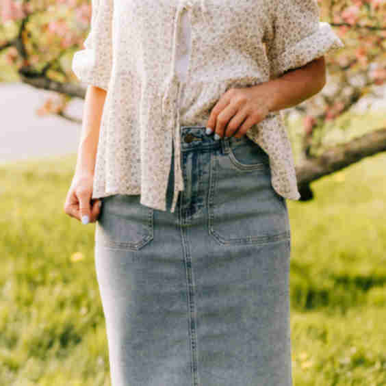 'Sonya' Pocket Stretch Denim Skirt