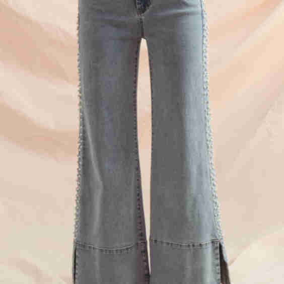 Melina Mid Rise Jeans With Side Pearls