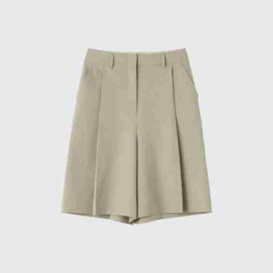 Pleated Bermuda Slacks