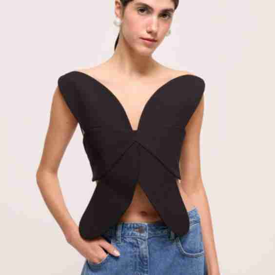 Daisy - Iconic Floral Shape Cutout Top