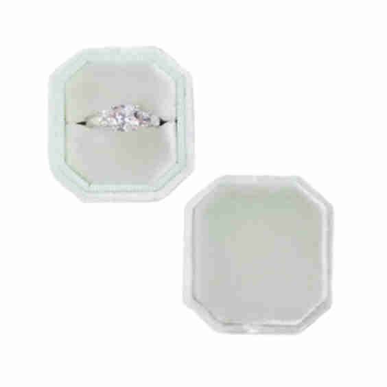 The Nouvelle Bevel Single Ring Box