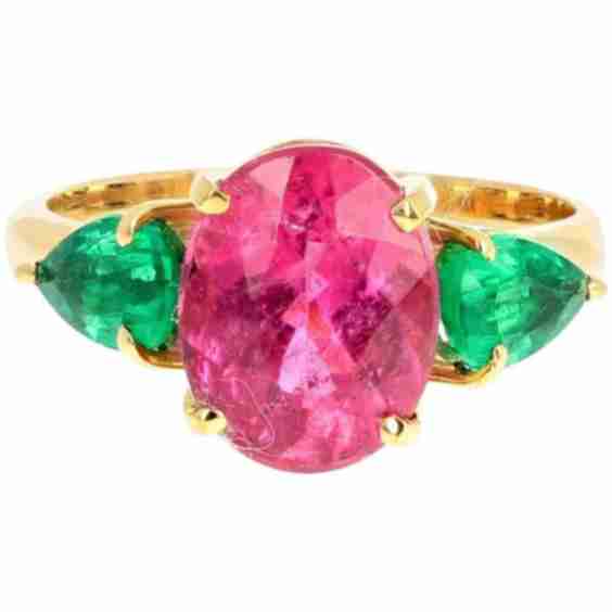AJD Elegant Glittering 2.7 Carat Tourmaline & Emerald 18 Kt Yellow Gold Ring