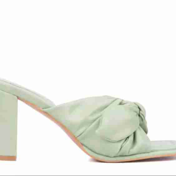 Deanna Sandal