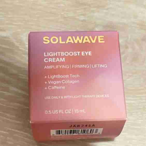 Light Therapy Boosting Eye Cream