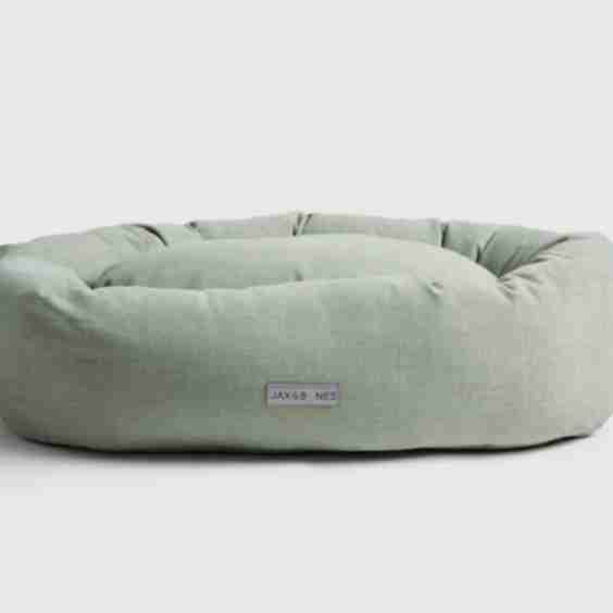 Warby Jasmine Donut Bed