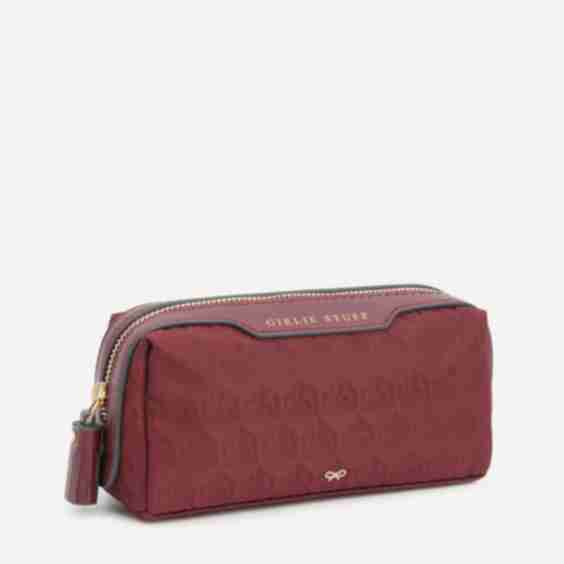 Logo Girlie Stuff Pouch 