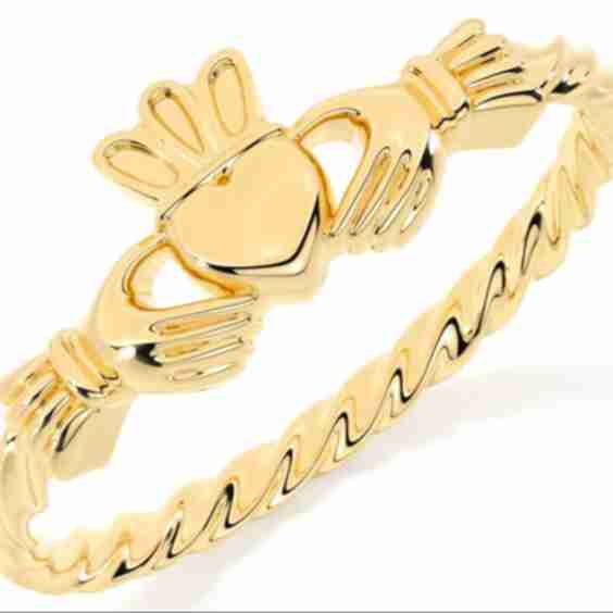 Twisted Claddagh Ring