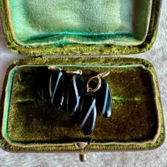 Victorian High Carat Banded Agate Pendant