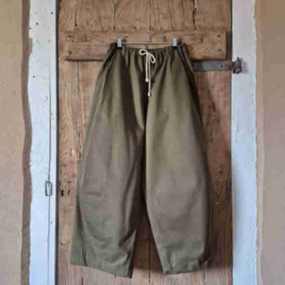 Parachute pants olive