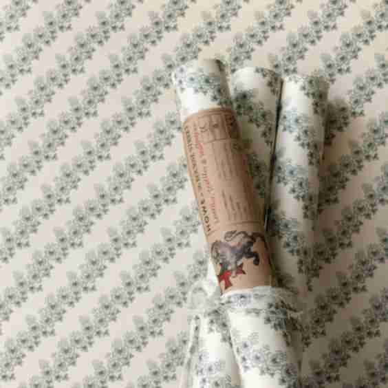 Folies Bergère Paper ‘Ermine’