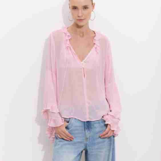 Chiffon blouse with ruffles