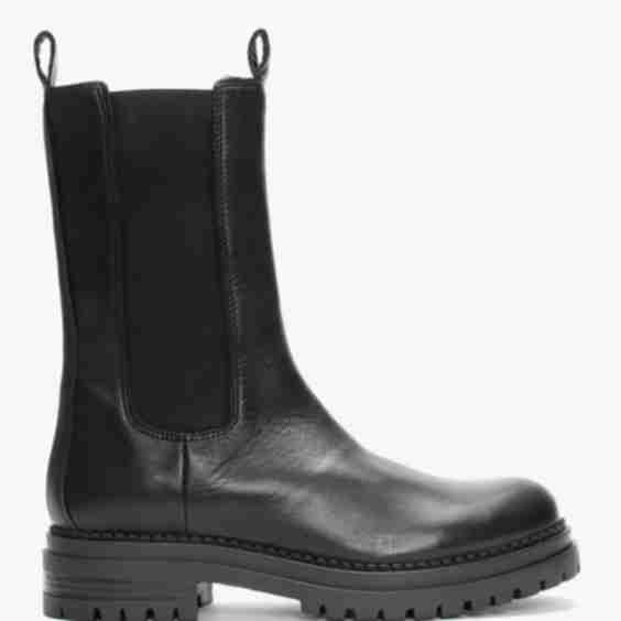 Izzie Leather Elongated Chelsea Boots