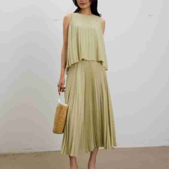 Wei Elastic Sunray Pleated Midaxi Skirt