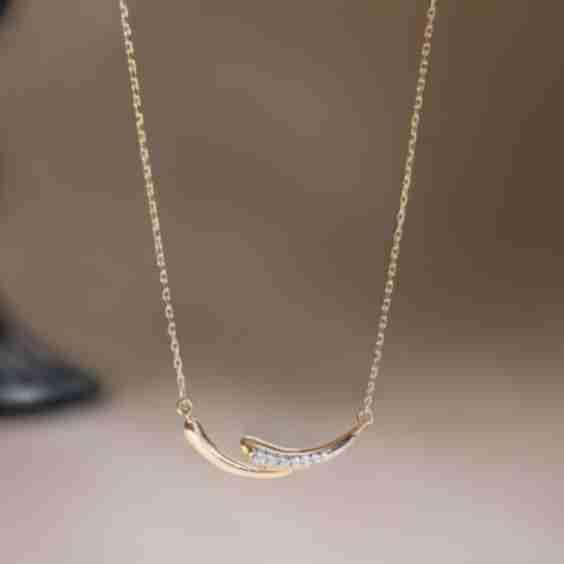 Subtle Grace Diamond Necklace