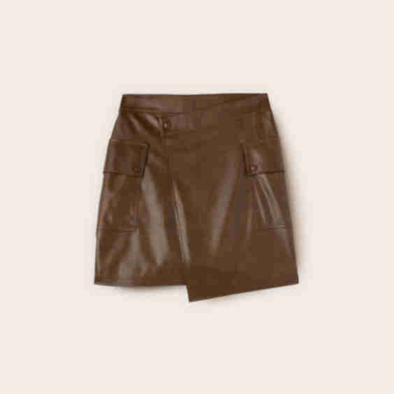 Asymmetric miniskirt with pockets