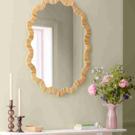 Natural Hand Woven Scallop Frame Wall Mirror