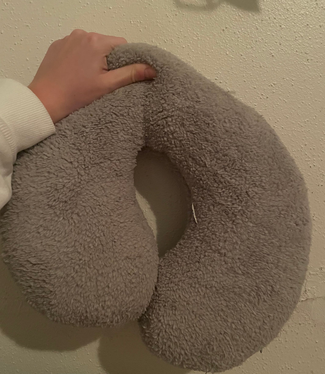 I tested Gravity s weighted neck pillow and found the form and function worth the money Thingtesting